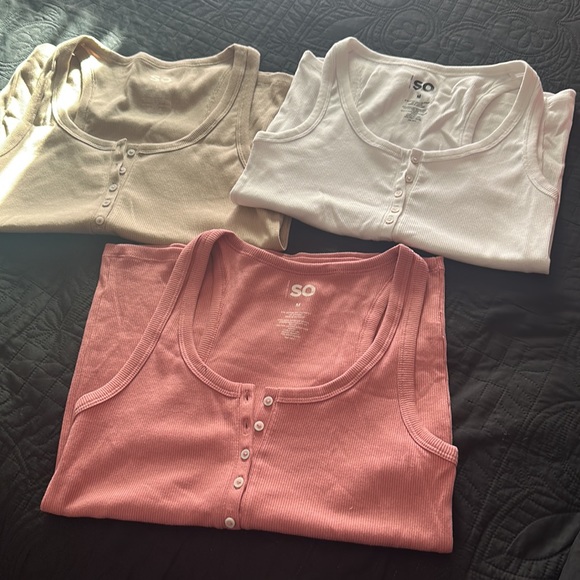 3 blouses - Picture 2 of 4